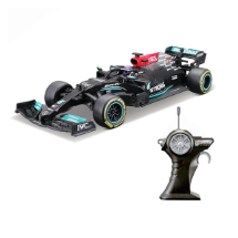 Maisto 1/24 Mercedes-AMG Petronas F1 W12 E Performance Model Araba